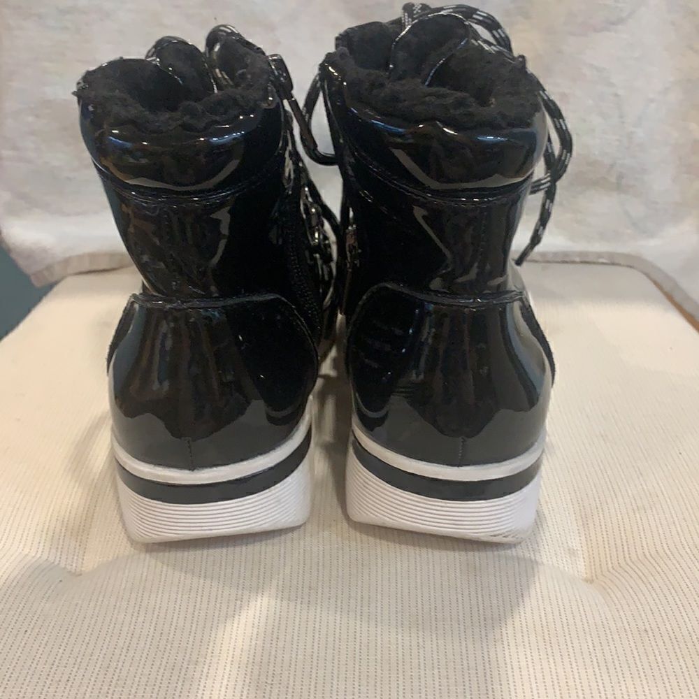 Kenneth Cole Reaction Sneakers HUMALONGS Patent Leather High Top Side Zip, EUC 7 - Picture 4 of 11